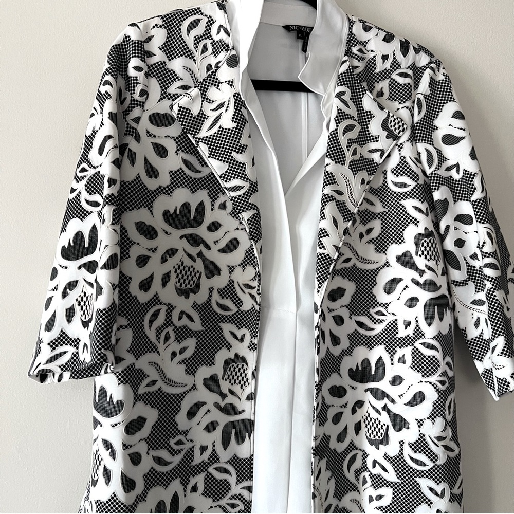 Lace Print Navy Blazer jacket cardigan- size Medium